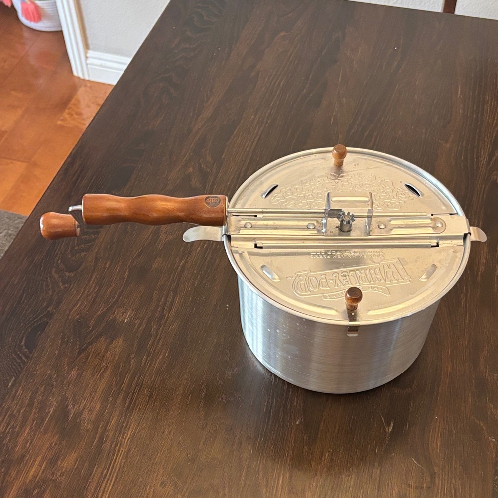 Whitley pop Stovetop Popcorn Popper with Wooden Handle - Silver like new!